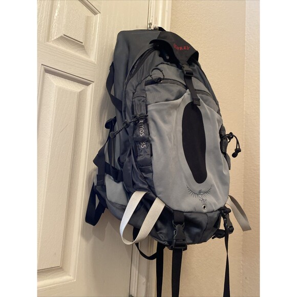 OSPREY Atmos 35 Airspeed size Men’s S. Gray and Black Backpack - Picture 6 of 14